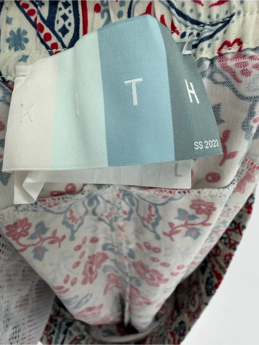 Kith Needlepoint Print Hardaway Silk Blend Paisley Bandana Shorts In Sandrift
